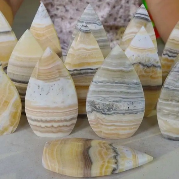 Genuine Mexico Banded Calcite gemstone - Picture 4 of 9